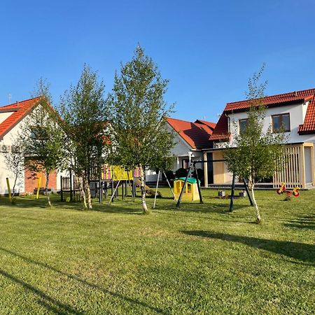 Morski Zakatek Apartamenty Рови Екстер'єр фото